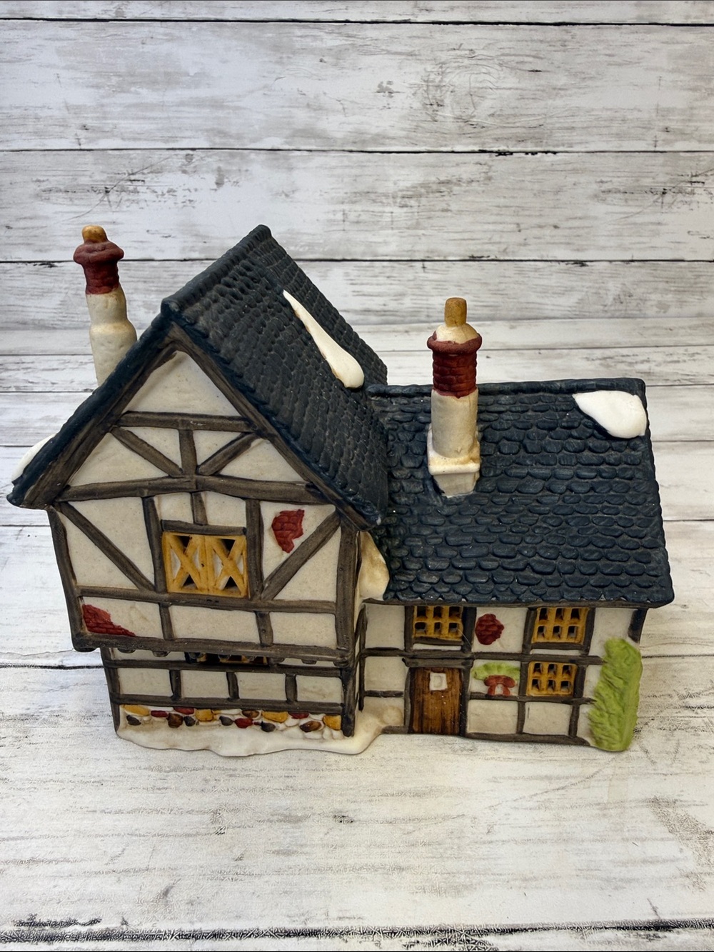Vintage Dickens Village Series Tudor Cottage 6518-8 Dept 56